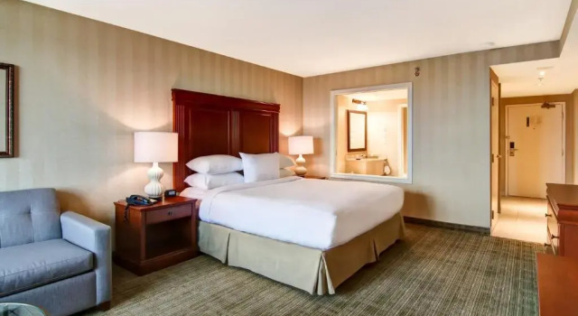 Двухместный номер View of American Falls DoubleTree Fallsview Resort & Spa by Hilton - Niagara Falls