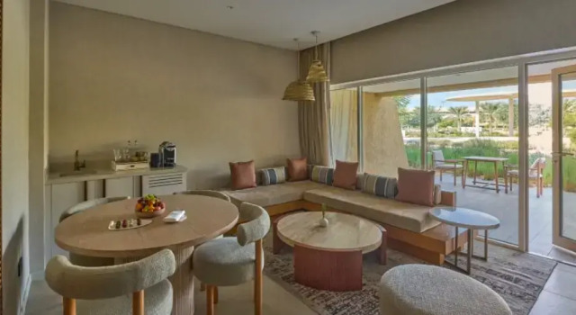 Люкс Al Muradi Курортный отель ERTH Abu Dhabi Hotel