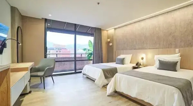 Двухместный номер с балконом Eutopiq Hotel