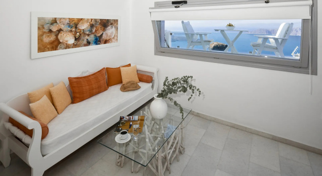 Двухместный полулюкс with Caldera view Iliovasilema Suites