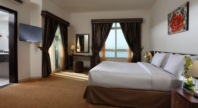 Двухместный люкс c 1 комнатой Отель Ramada By Wyndham Beach Ajman