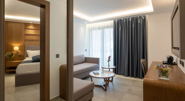 Двухместный люкс семейный Royal с 2 комнатами Water Front Отель Nana Golden Beach - All Inclusive