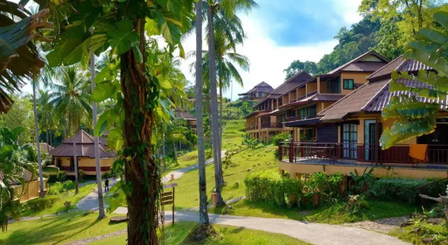 Курортный отель The Aiyapura Koh Chang