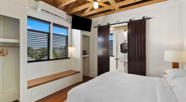 Keeping Suite Mahogany Bay Resort and Beach Club, Curio Collection