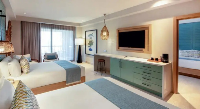Люкс Resort Tropical с 2 комнатами Unique by Lopesan Costa Bavaro Resort