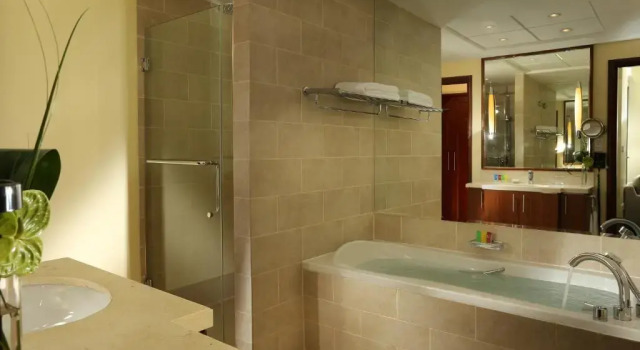 Люкс с 2 комнатами с видом на Бурдж-Халифа Wyndham Downtown Dubai