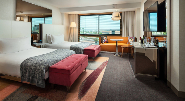 Четырёхместный номер Premier SLS Hotel, a Luxury Collection Hotel, Beverly Hills