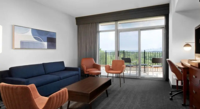 Четырёхместный люкс 2 rooms Courtyard Kansas City at Briarcliff