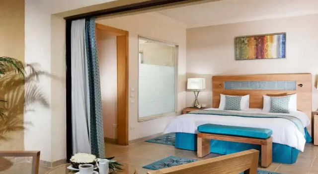 Двухместный номер Deluxe с видом на горы Movenpick Waterpark Resort & Spa Soma Bay