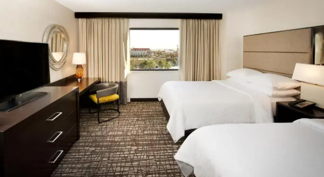 Четырёхместный люкс Embassy Suites by Hilton Las Vegas