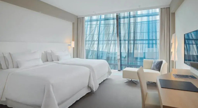 Четырёхместный номер Classic Atrium The Westin Hamburg Elbphilharmonie