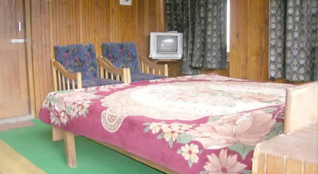 Hotel Hema Holiday Home, Забронировать Отель Отели Манали с бассейном, Бассейн