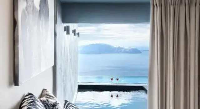 Люкс Royal West East Suites
