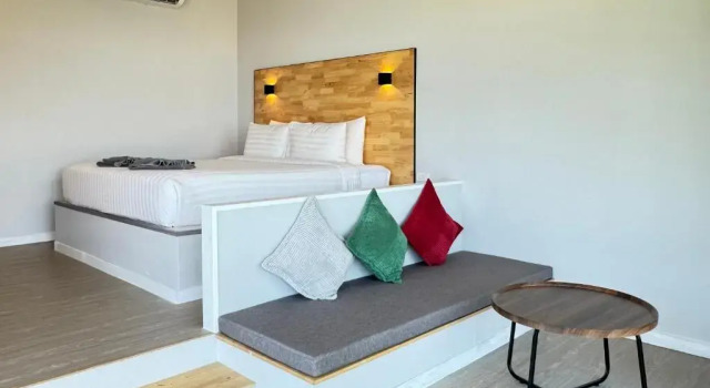Двухместный люкс с видом на море HIP Seaview Resort @ Phi Phi