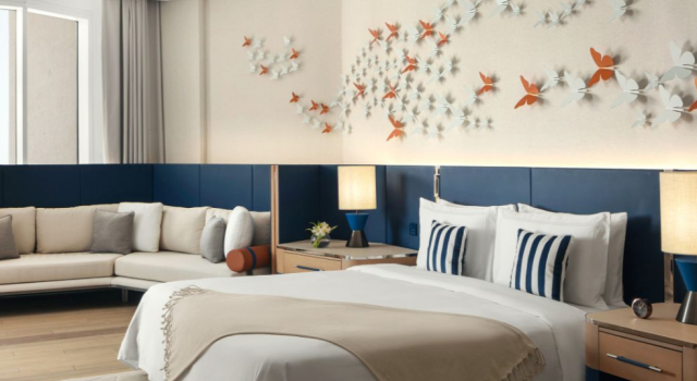 Двухместный люкс Caroline Astor с балконом и с видом на море The St. Regis Al Mouj Muscat Resort