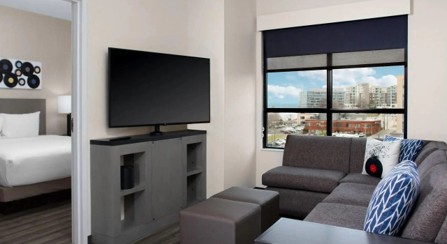 Люкс для гостей с ограниченными возможностями Specialty c 1 комнатой Hyatt House Nashville Downtown-Convention Center