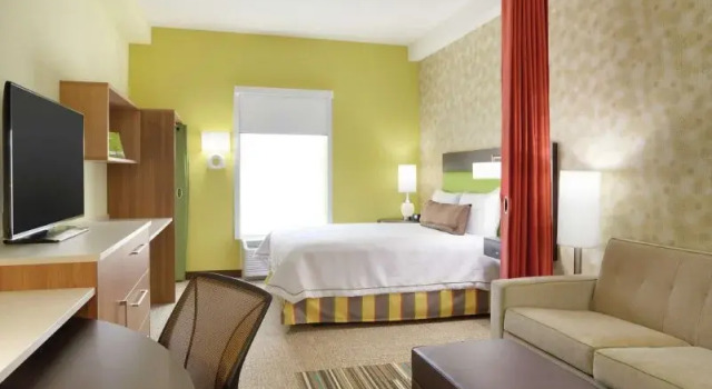 Двухместный люкс Accessible Home2 Suites by Hilton Charlotte Airport