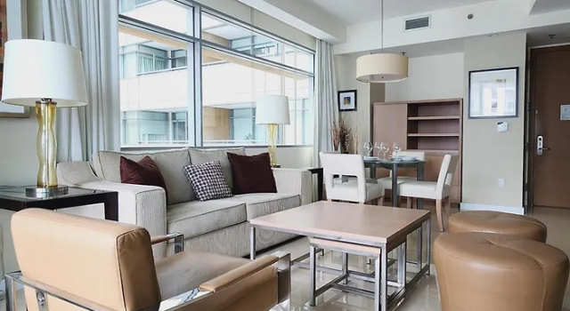 Апартаменты с 3 комнатами CONRAD 2 Bed APT Brickell-Free Parking
