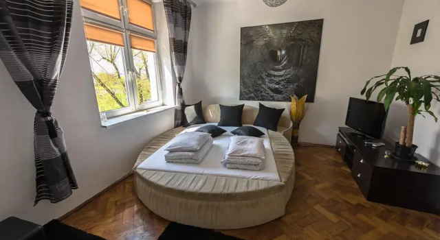 Magic Apartments, Забронировать Апартаменты/квартира Отели Кракова с парковкой, рядом с Церковь Святого Франциска Ассизи, Парковка