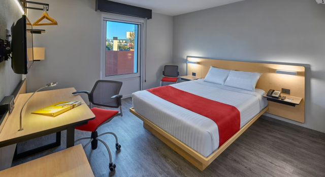 Двухместный номер Guest City Express by Marriott La Raza