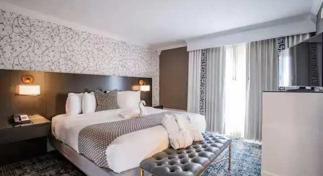 Двухместный люкс двухкомнатный The Burgundy Hotel, Tapestry Collection by Hilton