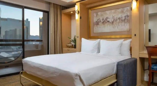 2 makuuhuonetta Deluxe Sviitti parvekkeella Polo Towers