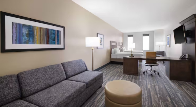 Четырёхместная студия люкс с видом на город Hampton Inn & Suites Denver Downtown Convention Center