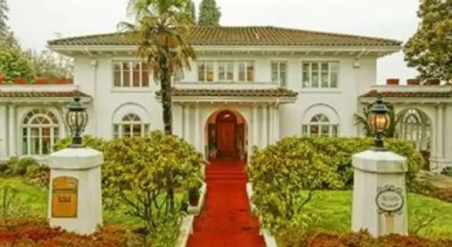 The Villa Bed & Breakfast - Adults Only