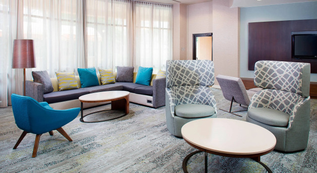Courtyard by Marriott Roanoke Airport, Buchen Sie Hotel Roanoke Virginia