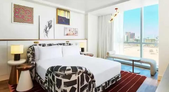 Двухместный люкс Ruby Strip View Virgin Hotels Las Vegas, Curio Collection by Hilton