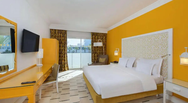 Двухместный полулюкс с балконом и с видом на море Radisson Blu Resort & Thalasso Hammamet