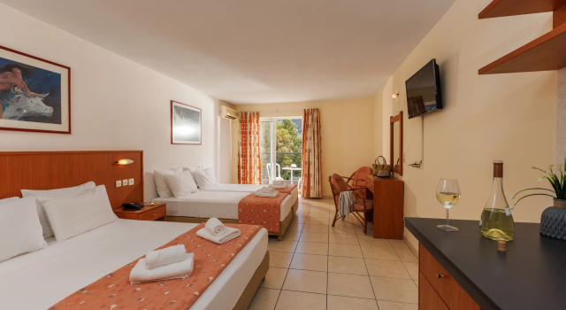 Четырёхместный номер Superior Agrabella Hotel