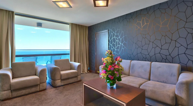 Люкс Superior International Hotel Casino & Tower Suites