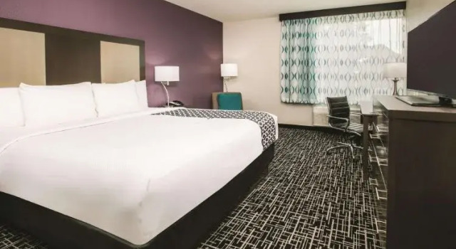 Двухместный номер для гостей с ограниченными возможностями La Quinta Inn & Suites by Wyndham Dallas/Fairpark