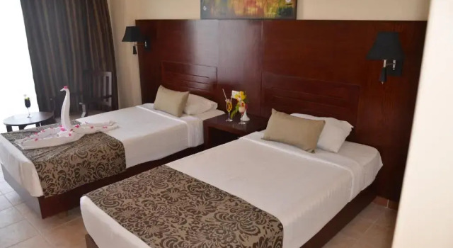 Двухместный номер Standard с балконом Royal Brayka Beach Resort