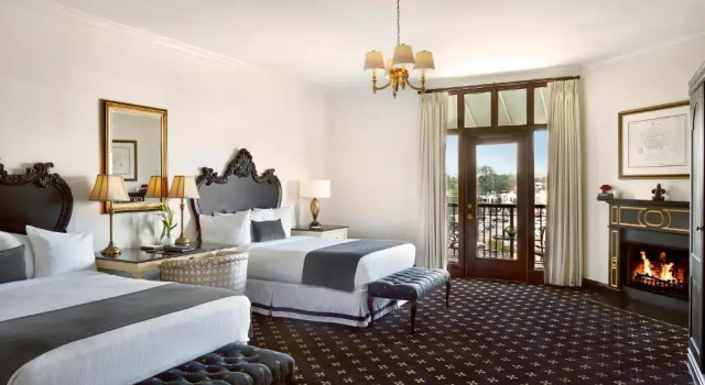 Четырёхместный люкс Terrace Deluxe с красивым видом из окна French Quarter Inn