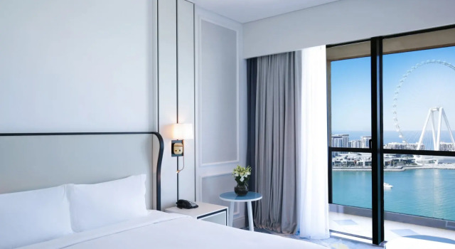 Двухместный номер Luxury с балконом и с видом на море Отель Sofitel Dubai Jumeirah Beach