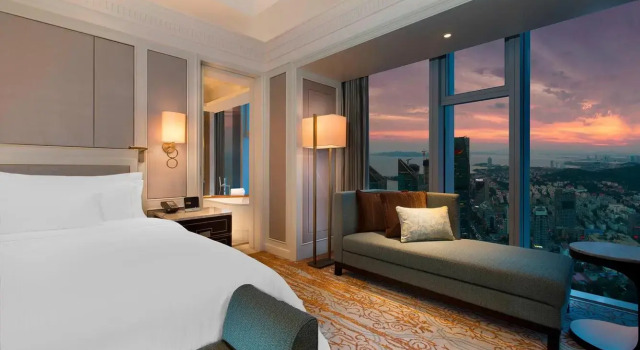 Двухместный Club Lounge Access люкс Larger c 1 комнатой с видом на океан The Westin Qingdao