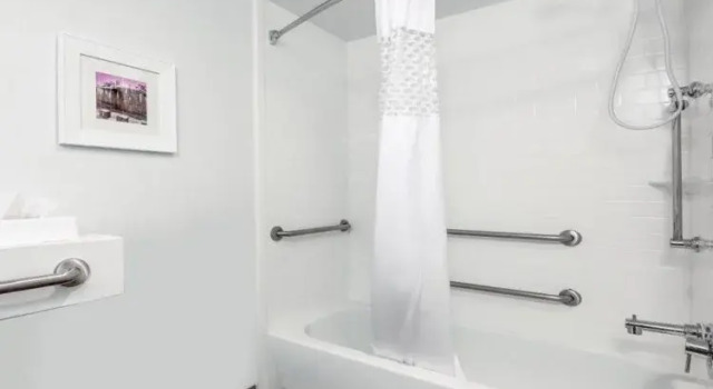 Двухместный номер Accessible Hampton Inn Charlotte Uptown