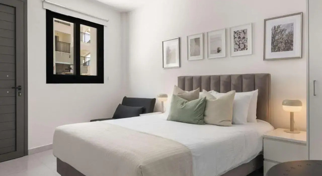Phaedrus Living: Alkminis Seaside Suites Sand