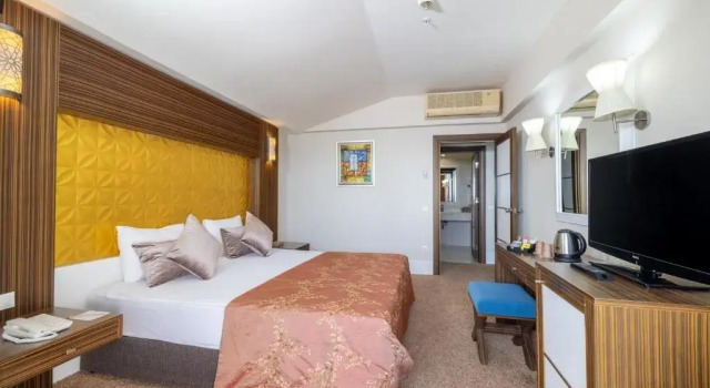 Полулюкс Crystal Family Comfort Collection - Ultimate All Inclusive