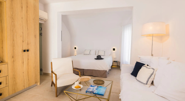 Двухместный номер Deluxe с видом на горы Rocabella Santorini Hotel & Spa