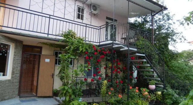 Villa Lira Guest House, Rezervovat Penzión Koktebel 