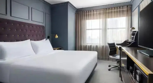 Двухместный номер Petite Hotel Phillips Kansas City, Curio Collection By Hilton