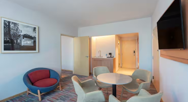 Двухместный люкс c 1 комнатой Hilton Garden Inn Guadalajara Airport