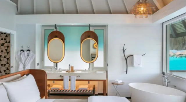 Двухместное бунгало Overwater Westin Bora Bora Resort & Spa