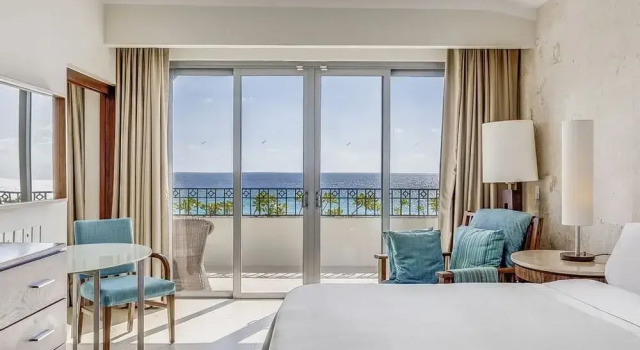 Двухместный номер Premium oceanfront Fiesta Americana Condesa Cancun - All Inclusive