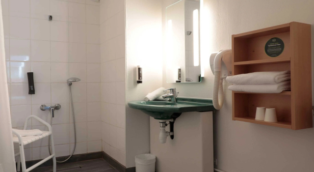 Двухместный номер Accessible B&B HOTEL Lourdes Centre Gare 3 étoiles