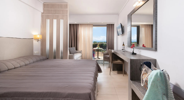 Полулюкс Lagomandra Beach & Suites