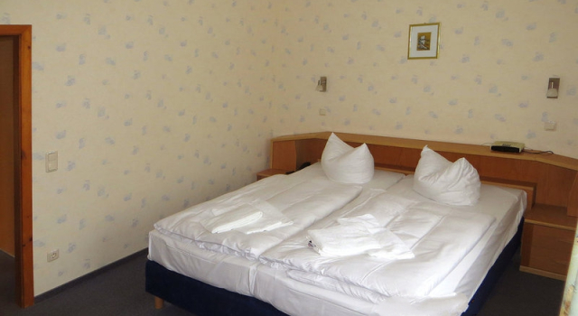 Parkhotel, Đặt Khách sạn Luckau Brandenburg an der Havel